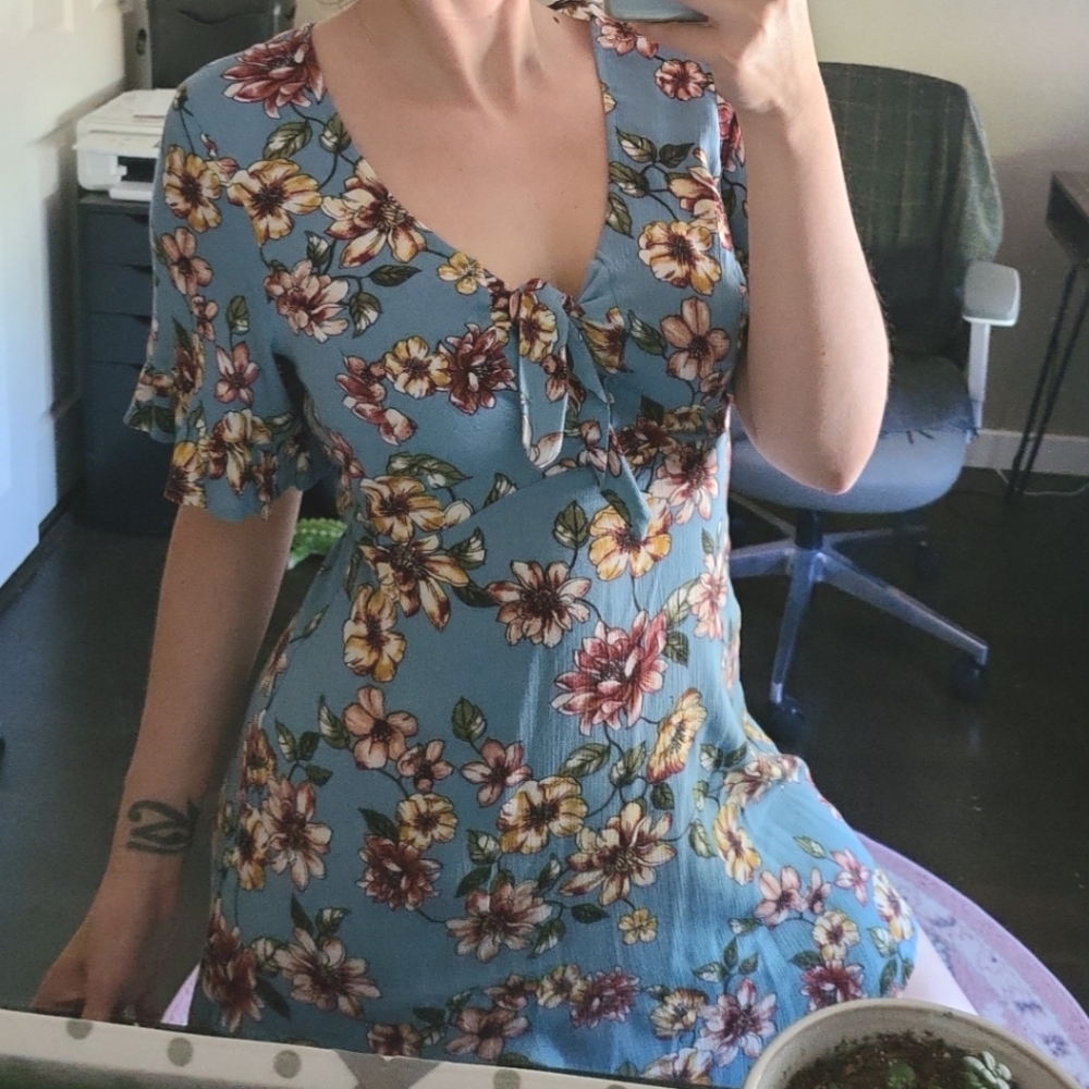 Floral Blue Dress with Ruffle Sleeves